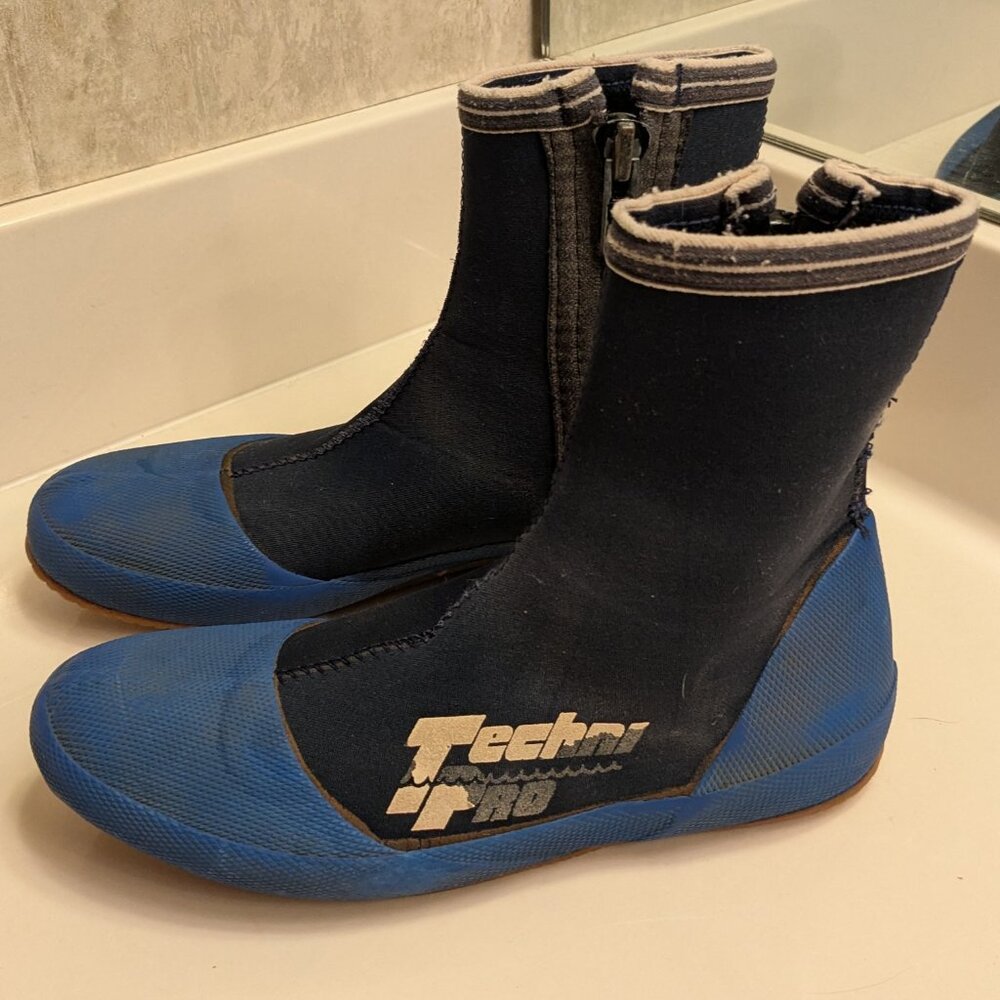Techni Pro Neoprene Boots 3mm Women's size 7 Wetsuit Shoes